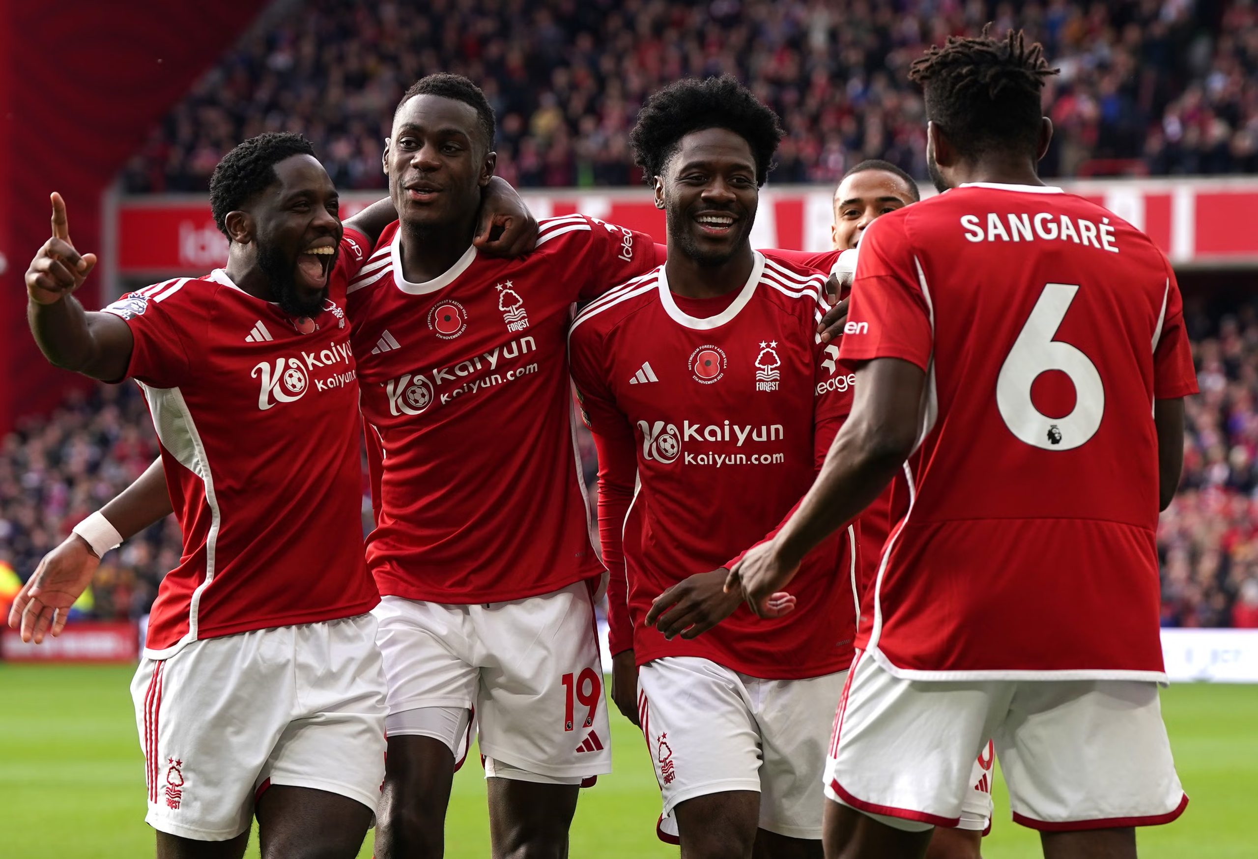 NottinghamForest tránh-xuống hạng trong Giải đấu Premier League 2023/24