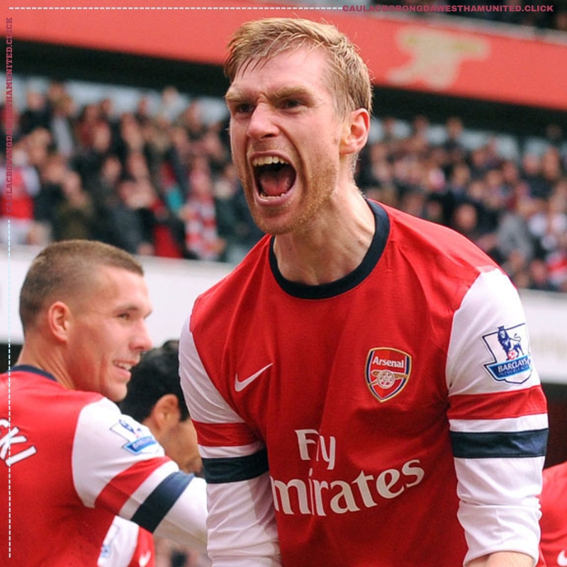 Per Mertesacker – cầu thủ cao nhất thế giới hiện nay